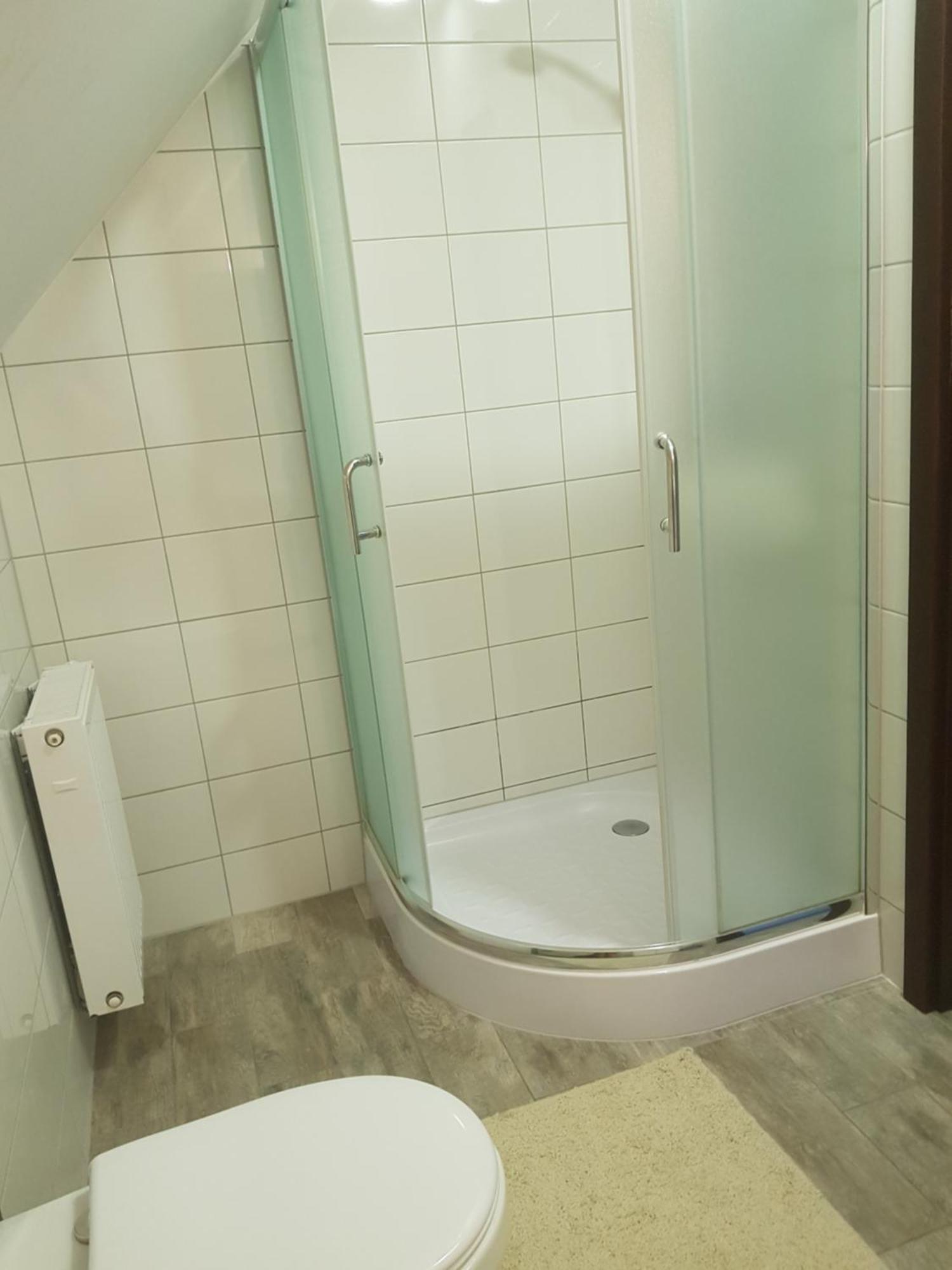 Stas -przy Szkole Nr 3 W Skawie